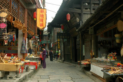 E線(xiàn)：張家界、猛洞河、芙蓉鎮(zhèn)、黃龍洞經(jīng)典四日游（純玩）